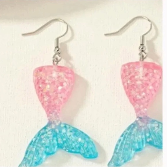 ❤️ FREE Mermaid Glitter Sea Shimmer Ocean Woman Tail Girly Chic Trendy Earrings - Picture 1 of 4
